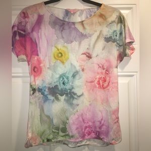 Ted Baker flower women t-shirt size 6 (Ted Baker Size 2)